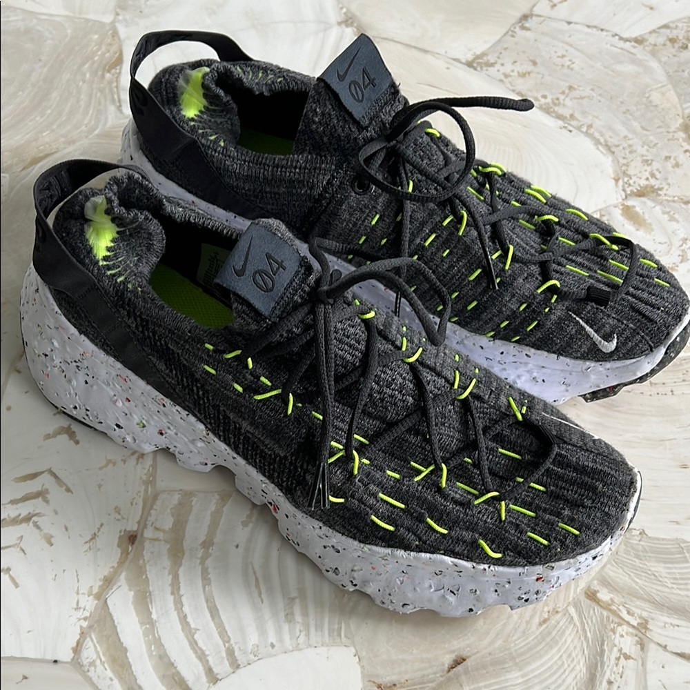 Nike Space Hippie 04